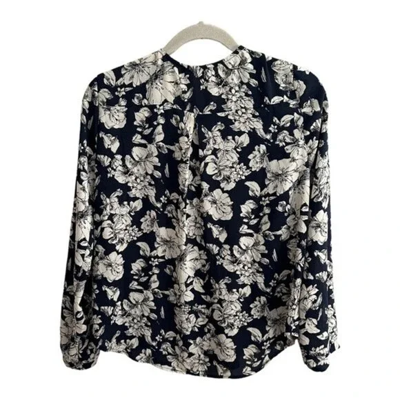 ASTR Floral Long Sleeve Top Size XS - Picture 2 of 8